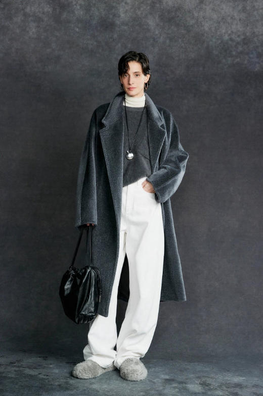 百搭宽松弧线茧型牛仔裤 先锋解构主义分割线牛仔裤 经典款式茧型 土耳其进口牛仔面料 棉粗纱支斜纹布 侧缝前移分割设计视觉显瘦 商品图2