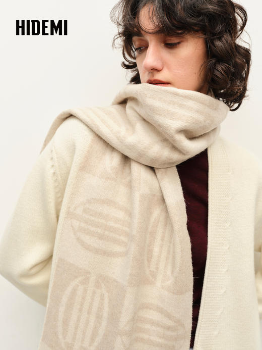 HIDEMI 进口新西兰羊驼毛logo系列原色色纺流苏双面双色围巾 豆乳色 商品图2