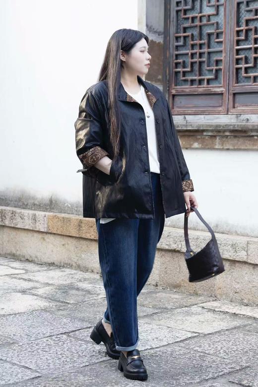 10天左右发货【皮衣 咖色&黑色】黑色附赠腰带，咖色附赠包包。花姐朋友出口俄罗斯款货源，高性价比款，环保蛋白皮，质感满分，光泽度佳~超柔软休闲夹克，皮衣外套秋装~ 商品图13