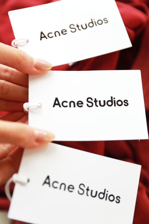 复古感拉满了，绝美巨爱啊啊啊。集齐颜色铁锈红圆领长teeC101758 商品图2