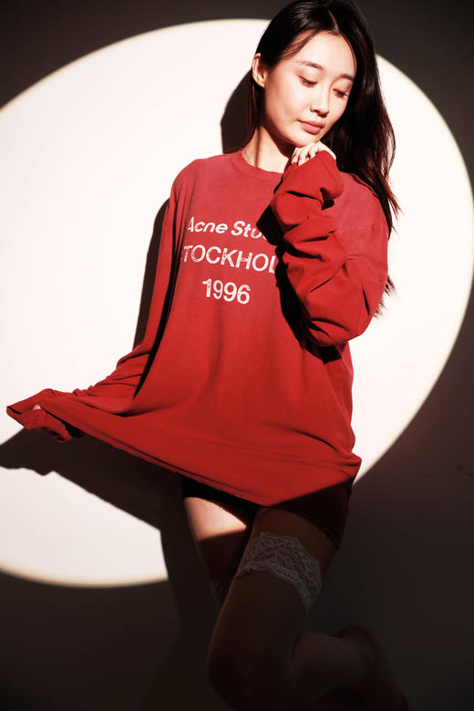 复古感拉满了，绝美巨爱啊啊啊。集齐颜色铁锈红圆领长teeC101758 商品图7