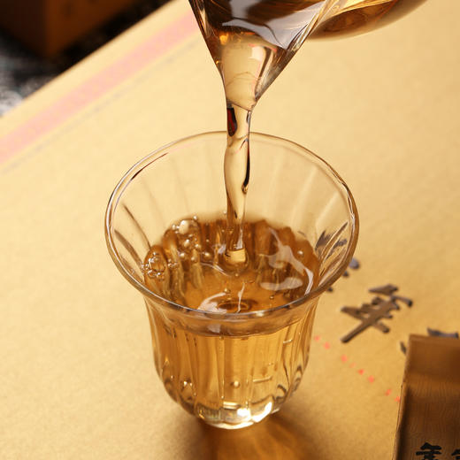 压箱底正宗福鼎白茶 陈5+年特级白毫银针 茶叶礼盒装送礼 15泡/盒 商品图6