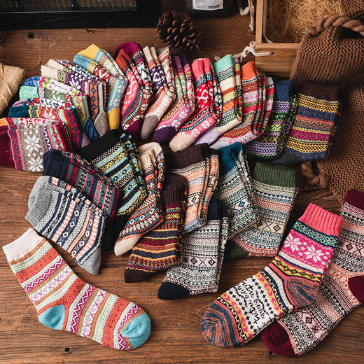 西班牙LUIS VECENTE 羊毛复古图腾粗线男女款保暖袜 5双装/10双装 商品图4