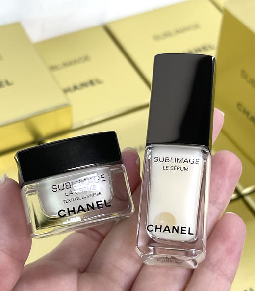 【10.18好物神价】chanel香奈儿小黑盒两件套（奢华精粹乳霜5ml+奢华精粹焕活精华液5ml） 商品图1