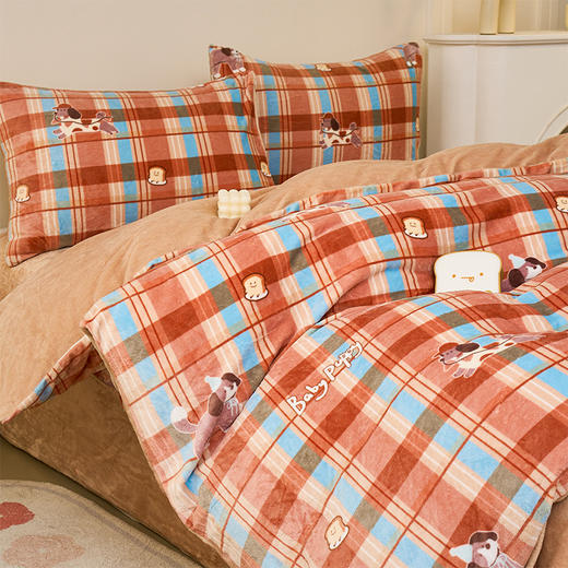 多喜爱 暖暖绒保暖四件套 卡皮宝宝/焦糖小狗/森林派对/星际漫游/樱桃小狗hl【高克重暖绒】【6.8度升温】【双面加厚】萌趣卡通 防静电 三款可选 拉链设计/FX 商品图6