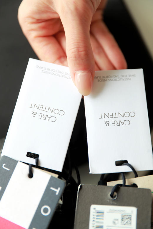 大货刚走，是很好看的相机包。长肩带拉链小标刺绣单肩包C101768 商品图14