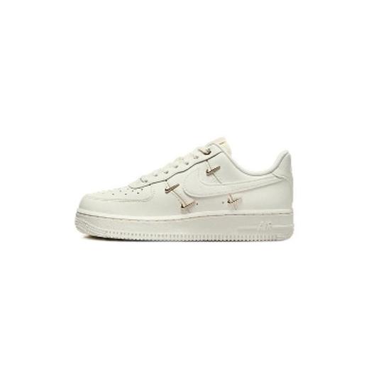 北三楼女士Nike休闲运动鞋  货号：FV3654-111 商品图1