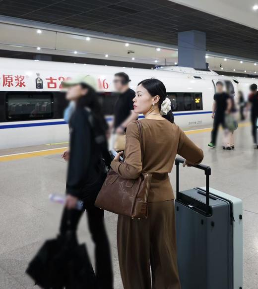 衣尚 交叉叠片一字领套头针织衫DAF603027S 商品图1