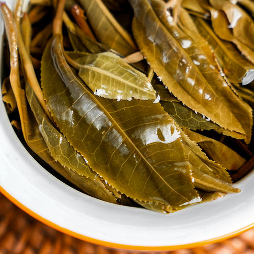 10月18日中午12点【茶农自存老班章】2016年老班章原料来源：7号茶农黄自美自存大古树原料，茶区最高树龄最高品质茶王老班章，357克/饼，5饼送1饼 商品图9