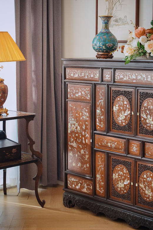独角鹿西洋古董1890年代东南亚地区出品传统亭台人物主题螺钿镶嵌边柜 商品图2