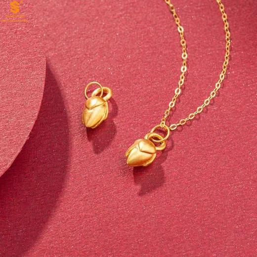 【品牌授权】【香港周六福】黄金钻石首饰 5D足金吊坠莲苞（附赠K金项链） 商品图3