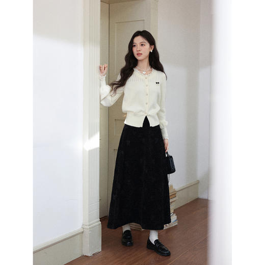 鹿向南「蝶影融雪」高级黑色丝绒半身裙女秋冬新款加厚长款A字裙 商品图2