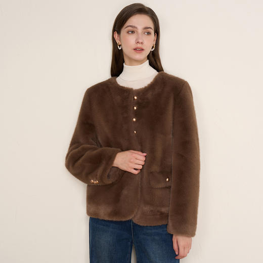 EITIE爱特爱巧克力色秋冬氛围感圆领短款环保皮草外套D2503923 商品图2