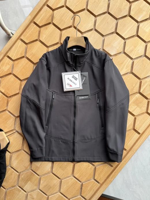 秋冬新品，户外男士立领加绒软壳，可户外，可通勤，上身有一定的挺括感，很是笔挺，板正，有型！耐穿、扎实 商品图1