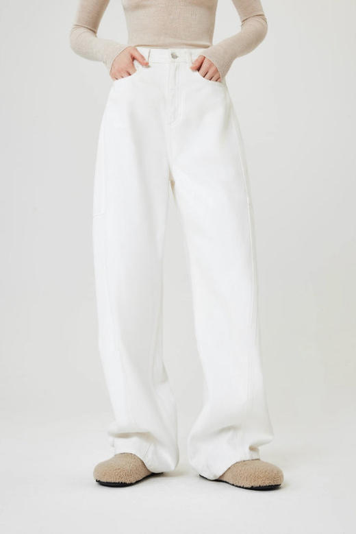 百搭宽松弧线茧型牛仔裤 先锋解构主义分割线牛仔裤 经典款式茧型 土耳其进口牛仔面料 棉粗纱支斜纹布 侧缝前移分割设计视觉显瘦 商品图3