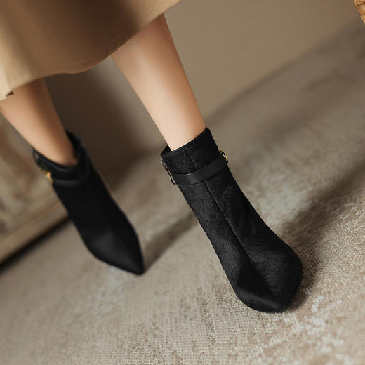 【预售5天】新款尖头细跟高跟短靴女时尚马毛百搭舒适瘦瘦靴侧拉链时装靴HP&A2565-1 商品图2