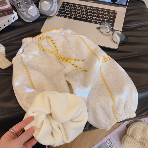 2025秋季亲子款休闲裤儿童卫裤新款加绒时尚洋气运动裤 商品图4