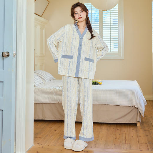 自然醒花漾牛奶丝家居服女款开衫（带胸垫）睡衣春秋款长袖长裤可爱卡通学生秋冬季V领和服QH 商品图2