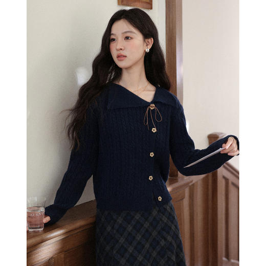 鹿向南「暮色花筵」设计感深蓝色针织毛衣女秋季显瘦减龄气质上衣 商品图0