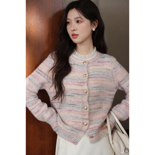 【6折秒杀】鹿向南「温暖左岸」小香风粉色条纹圆领短款针织毛衣开衫上衣女秋L58807 商品图2