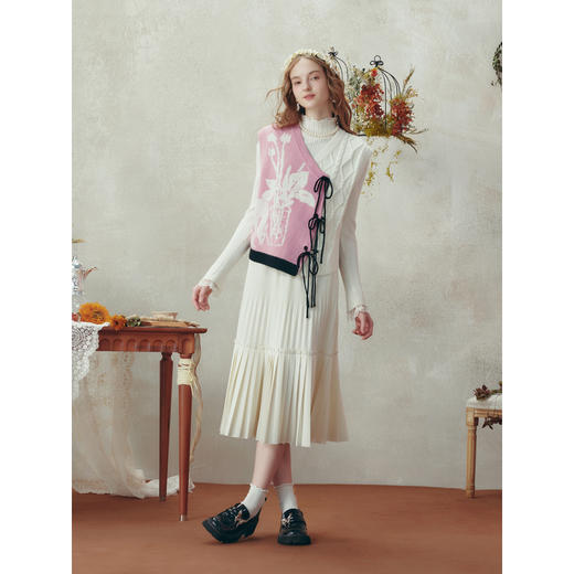 两三事梵高文艺微风情书2025冬季新款花卉图案斜边绑带毛织马甲女 商品图3