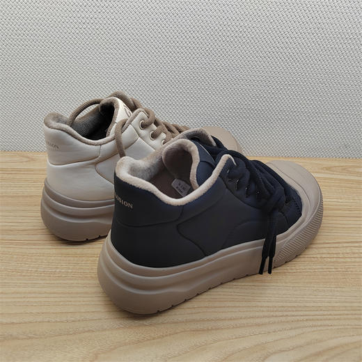 2024豪行冬季新款24430412M真皮低跟休闲高帮加绒女棉鞋 商品图4