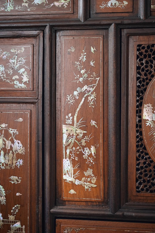 独角鹿西洋古董1890年代东南亚地区出品传统亭台人物主题螺钿镶嵌边柜 商品图8