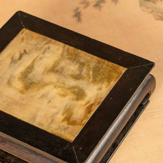 清	紫檀嵌云石束腰马蹄腿带托泥方形器座 商品图4