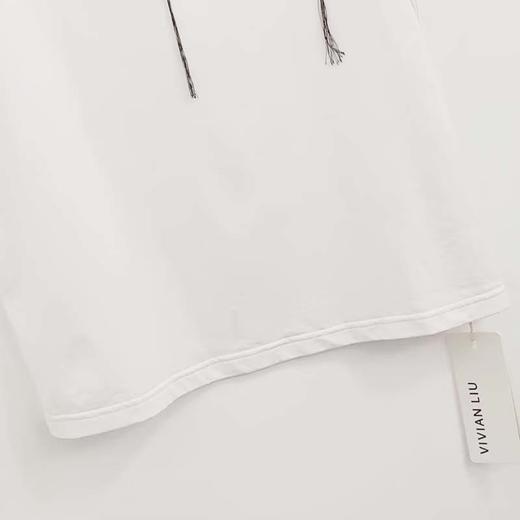 VIVIAN LIU薇薇安刘D2457311 夏季女装新款短袖前胸刺绣针织T恤 商品图2