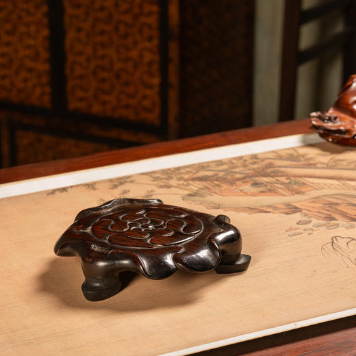 清中期	红木荷叶纹三足器座 商品图2