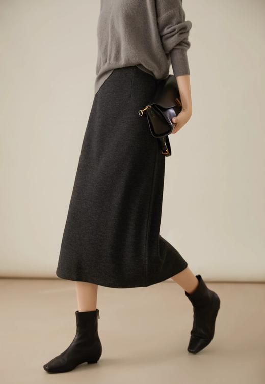 法式慵懒 质感满满【赫本风醋酸羊毛半身裙】柔软亲肤 百搭显贵 遮肉藏胯 不挑身材 后开叉设计优雅知性百搭 商品图2