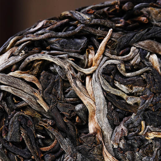 10月18日中午12点【茶农自存老班章】2016年老班章原料来源：7号茶农黄自美自存大古树原料，茶区最高树龄最高品质茶王老班章，357克/饼，5饼送1饼 商品图2