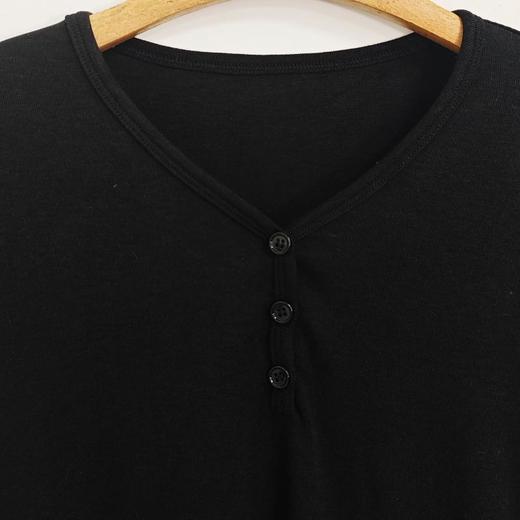 VIVIAN LIU薇薇安刘C2547310秋季女装新款V领三粒扣打底衫 商品图2