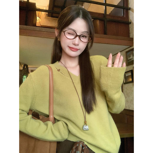 <曾小咸推荐>现货秒杀 ！微信超特价！ 复古V领毛衣（不含丝巾） 日常149.99 立减60 秒杀89.99！！ 商品图2