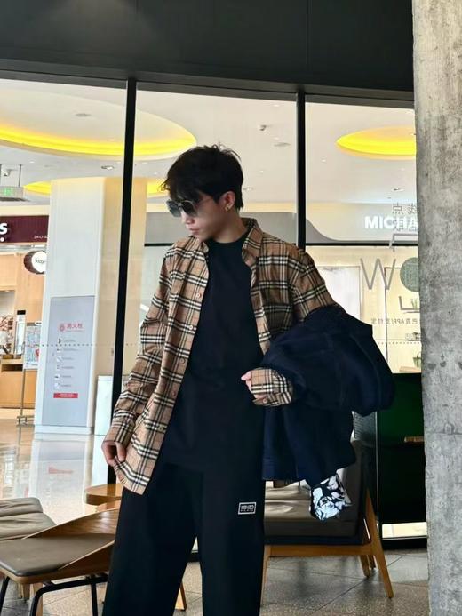 毒家现货 法兰绒面料！秋冬款！随便对比专柜 2024最新款 巴宝莉秋冬季情侣棉质翻领长袖衬衫 棉质格子衬衫 商品图4