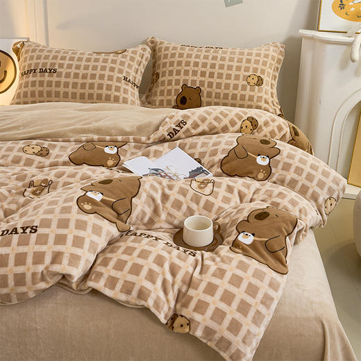 多喜爱 暖暖绒保暖四件套 卡皮宝宝/焦糖小狗/森林派对/星际漫游/樱桃小狗hl【高克重暖绒】【6.8度升温】【双面加厚】萌趣卡通 防静电 三款可选 拉链设计/FX 商品图3