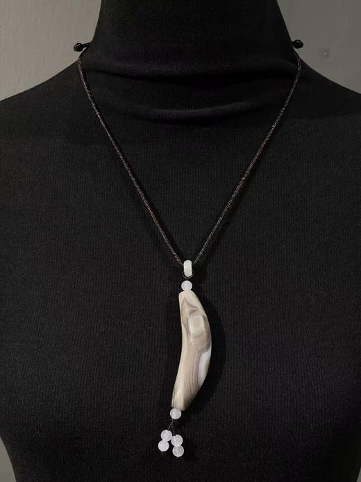 灰白地黑线老缠丝玛瑙牛角型珠，顺丰包邮 商品图5