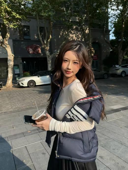 汤母*布朗四条杠情侣款连帽羽绒马甲 商品图0