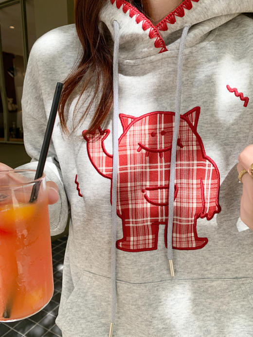 <曾小咸推荐>现货秒杀！微信超特价！贴布刺绣撞色连帽卫衣 日常179.99 立减100 秒杀79.99！ 商品图6