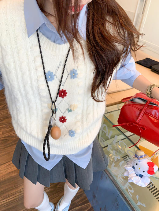 【149元任选2件】最后一波现货！学院风刺绣设计针织马甲 商品图6