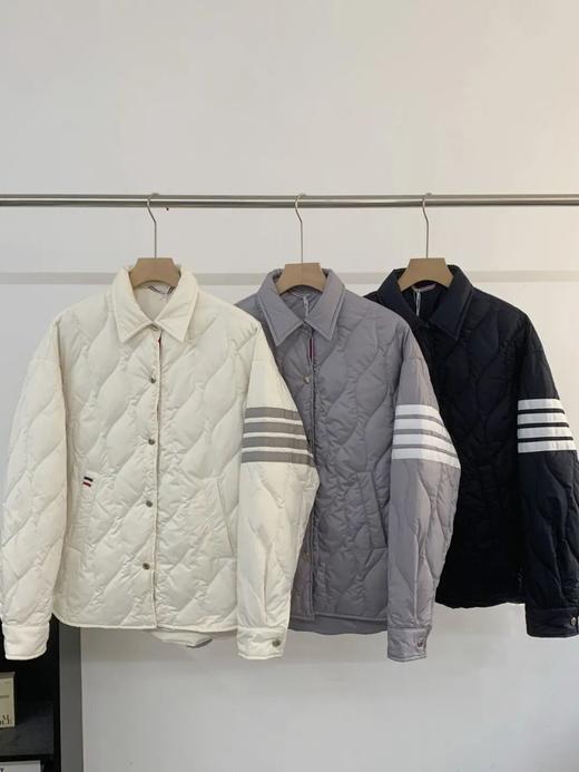 汤*布朗翻领轻便羽绒服 90白鸭绒 双层水压红白蓝撞色门襟原版条纹里布 四条杠夹克羽绒服 商品图4