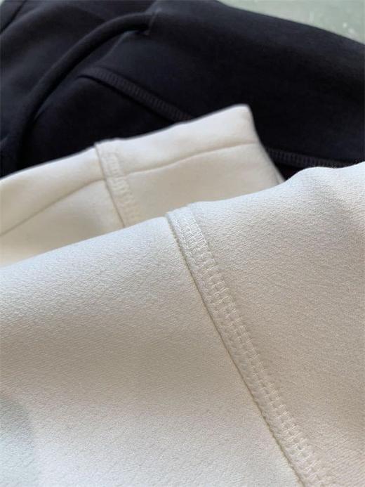 巨好穿高腰微喇神仙裤！塑形能手！小翘臀警告！✅弹力面料+高腰段稳固收腹，勾勒腰臀曲线 ✅适配所有腿型，一秒穿出大长腿！提臀+高腰收腹+显瘦+显腿直，多位一体！ 商品图9