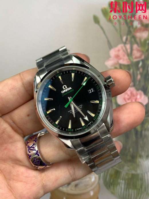 欧米茄VS海马150米系列 绿针海马 高尔夫版 3点位日历 Aqua Terra 150米腕表 8500一体机 男士腕表
表径41.5mm 商品图2