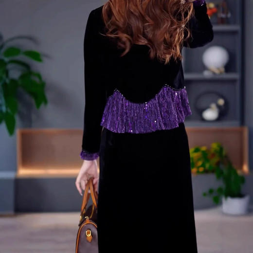 QYM 金丝绒拼接裙修身V领长袖假两件连衣裙 商品图2