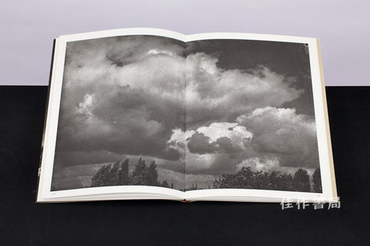 Willink's Clouds Above The Rijksmuseum / 维林克的云：荷兰国家博物馆上空 商品图2