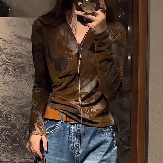 XMZ1289 2025新款秋季时尚洋气百搭显瘦长袖上衣高级感针织衫咖色网纱V领 商品图1