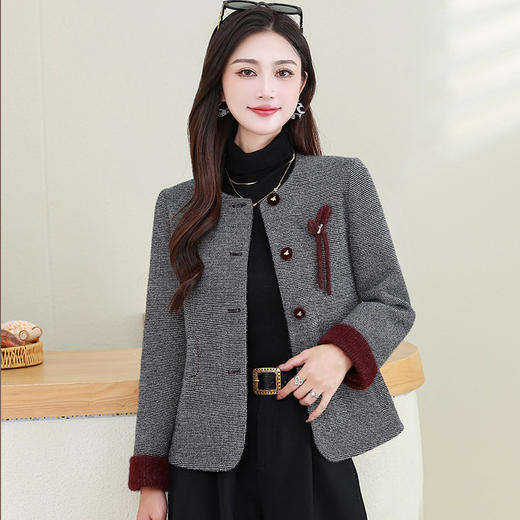 QYM AM5C063-Y圆领小香风外套气质优雅宽松休闲厚款单排扣上衣 商品图1