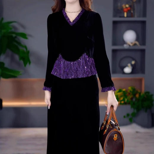 QYM 金丝绒拼接裙修身V领长袖假两件连衣裙 商品图1