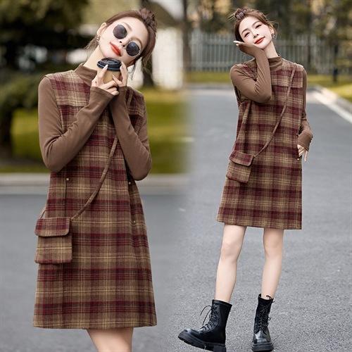 2025年冬季新款时尚毛呢格子加厚打底两件套背心裙LNS9726 商品图0