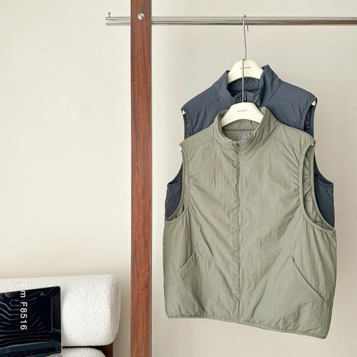 老米优品🎈3-5天发！内夹100%羊毛《轻量化羊毛水波纹立领男士云绒暖马甲 》专为20℃温差场景设计，轻量保暖！WT251018A 商品图2